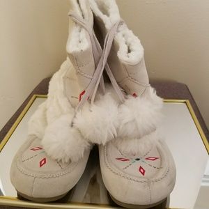 Lightly worn perfect condition Moccasins